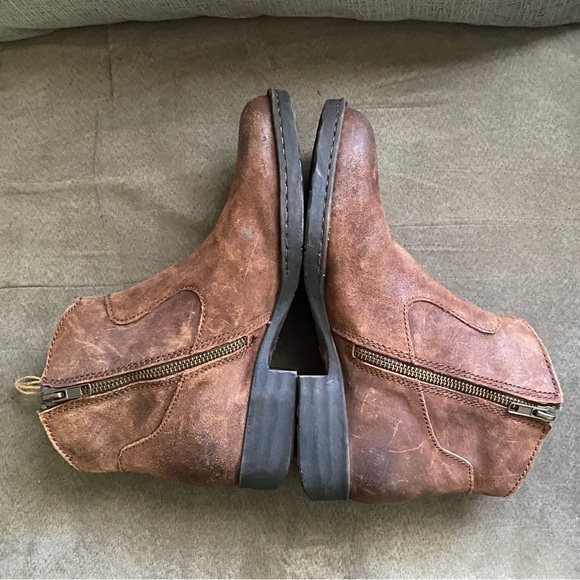 Born Kenia Fringe Distressed Ankle Boot 8M - Picture 4 of 4